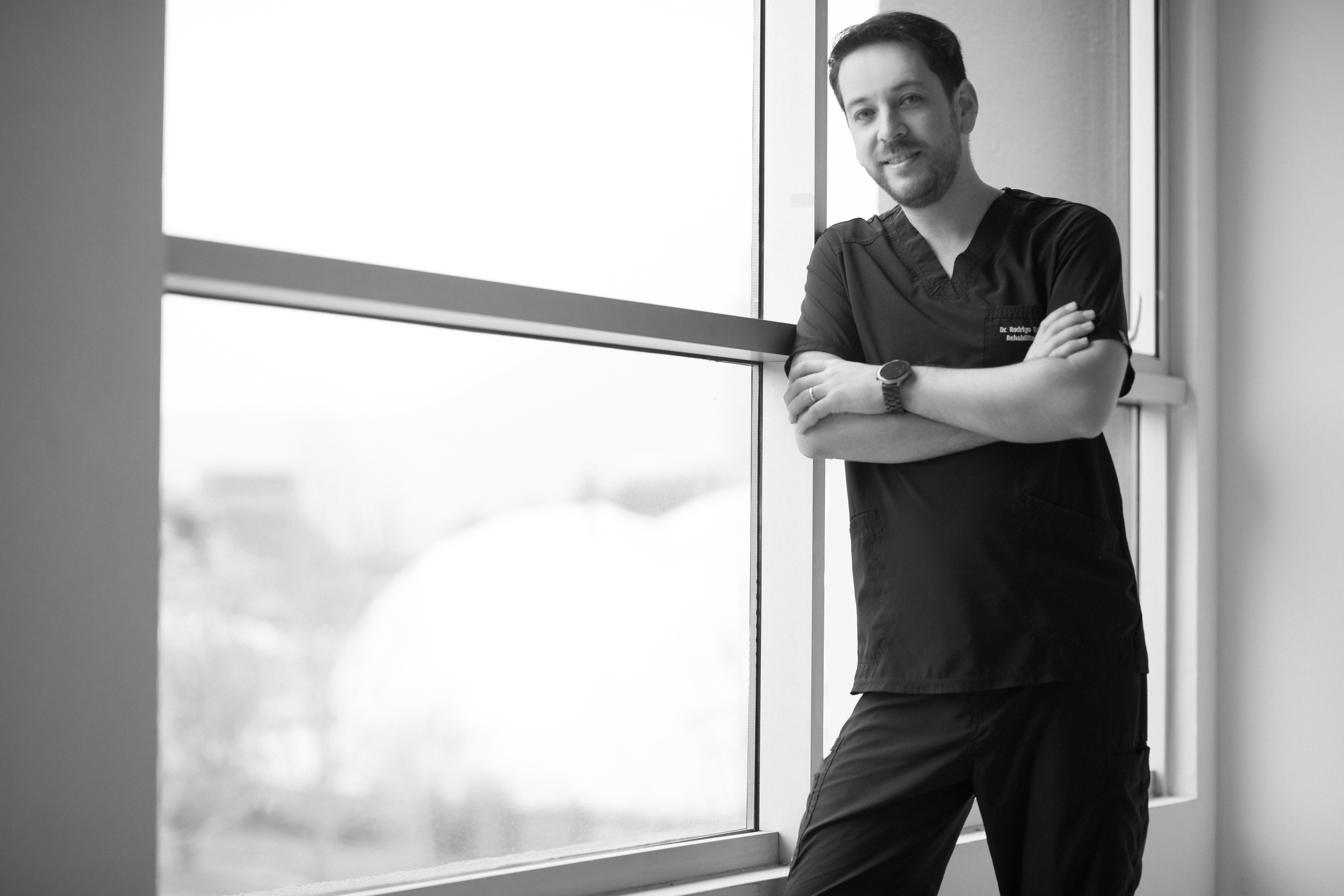 Dr. Rodrigo Edwards